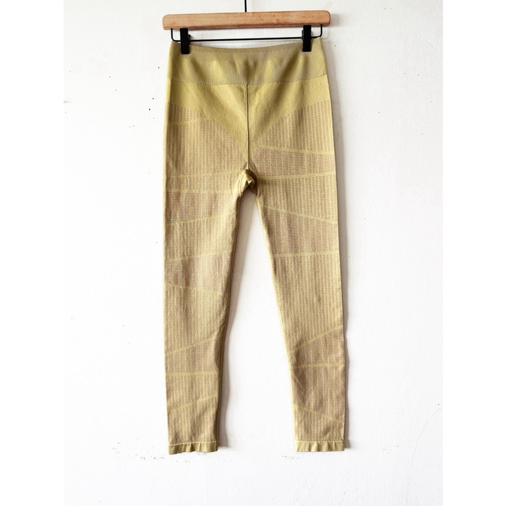 Fabletics Seamless High Rise Leggings Yellow Ribbed M | New Year Fitness